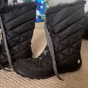 Columbia Girls Black Winter Boots!